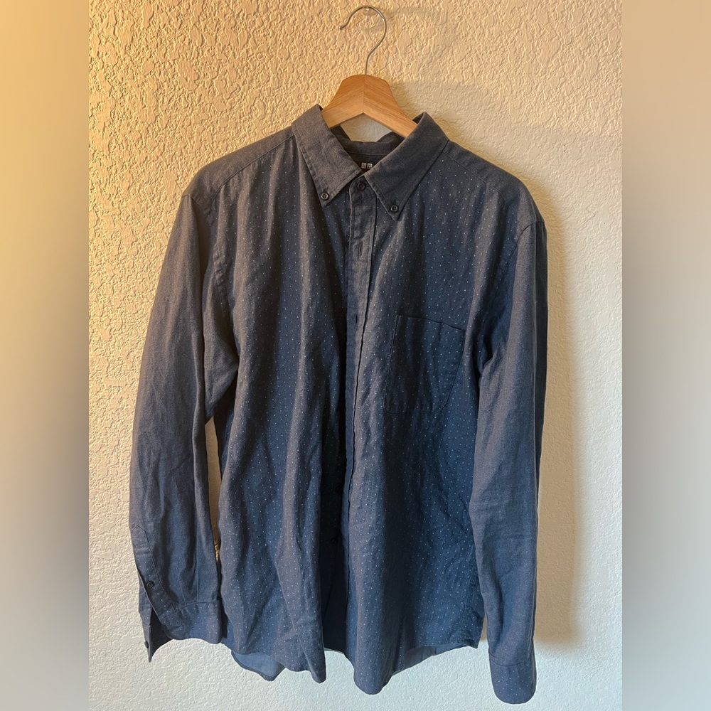 Uniqlo button up Size L (like new) Blue with white dots